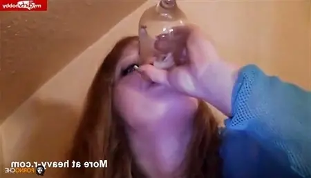 Девушка выпила сперму с гавном