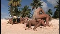 Групповой секс марафон на пляже