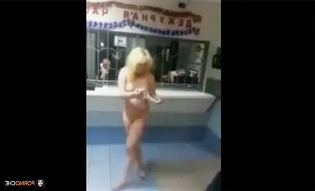 Полиция арестовала пьяную проститутку на Новый Год