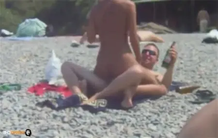 Русская пьяная пара трахается на пляже в Сочи