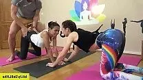 Секс с инструктором на занятиях по йоге